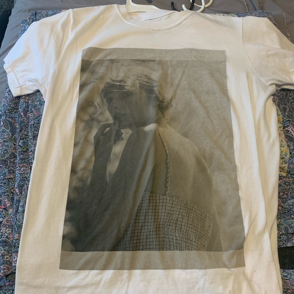 cardigan image/lyric shirt